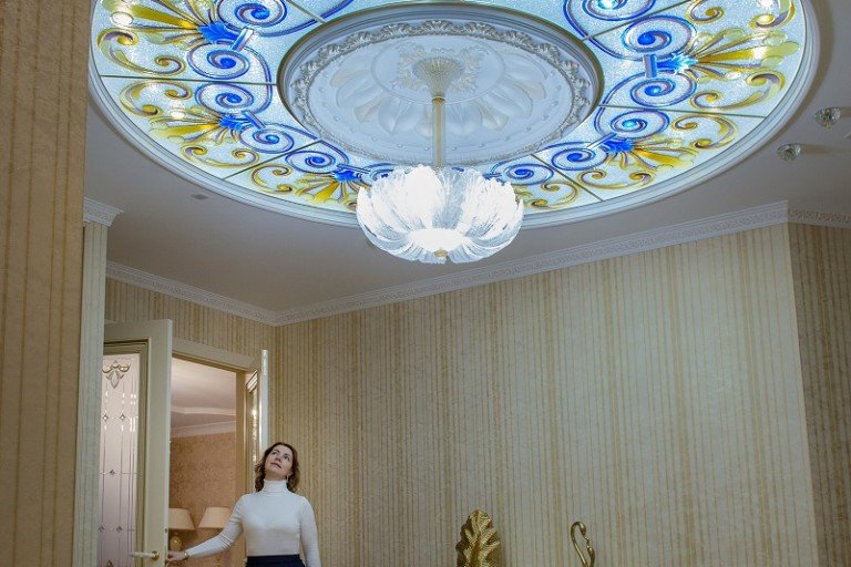 Витражный потолок в квартире
